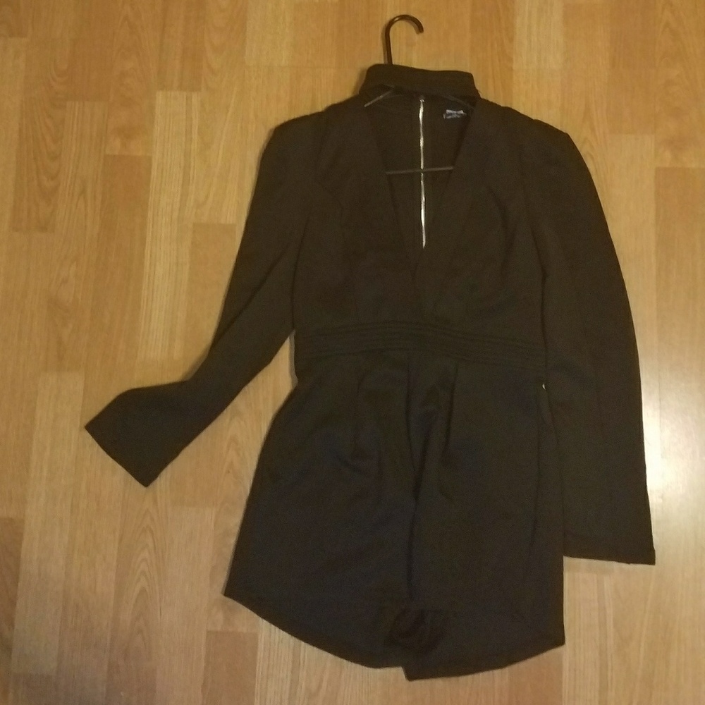 Romper - Picture 2 of 4